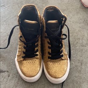 Like new Supra girls shoe (worn 2x) size 12